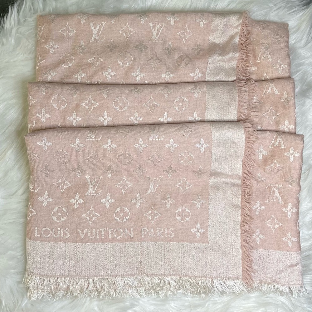 ❌SOLD❌Louis Vuitton Blush Pink Classic Monogram Shawl